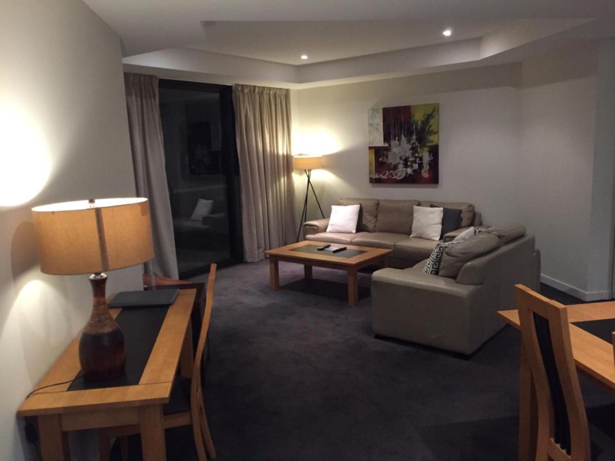 Grand Mercure Allegra הרווי ביי מראה חיצוני תמונה Living room of a two-bedroom apartment
