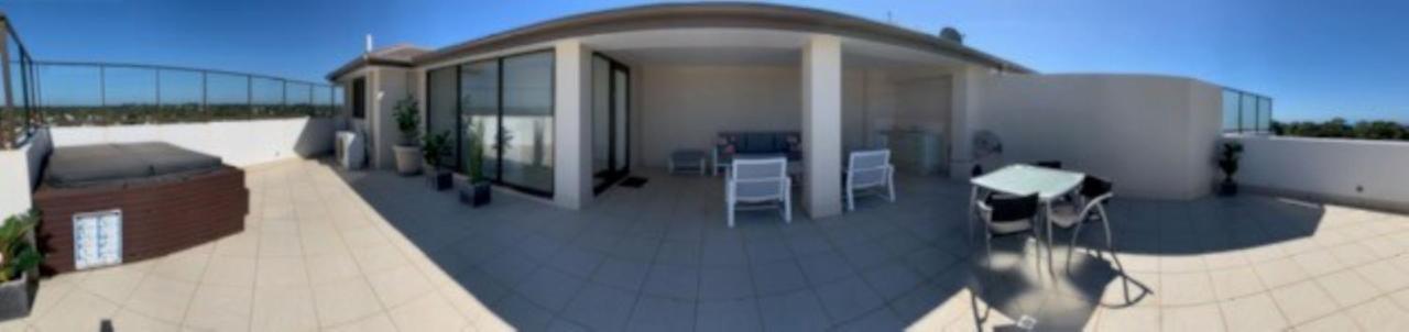 Grand Mercure Allegra הרווי ביי מראה חיצוני תמונה A balcony