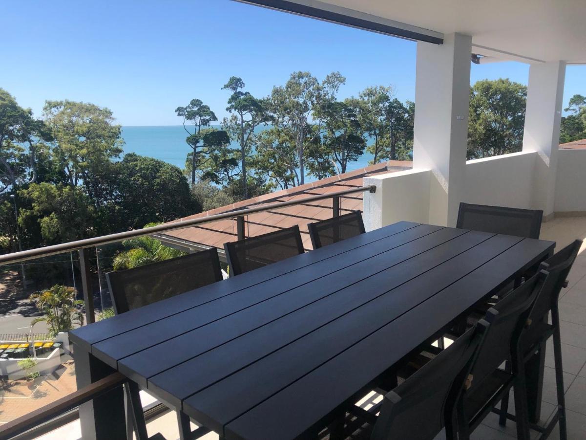 Grand Mercure Allegra הרווי ביי מראה חיצוני תמונה A balcony in a residential apartment