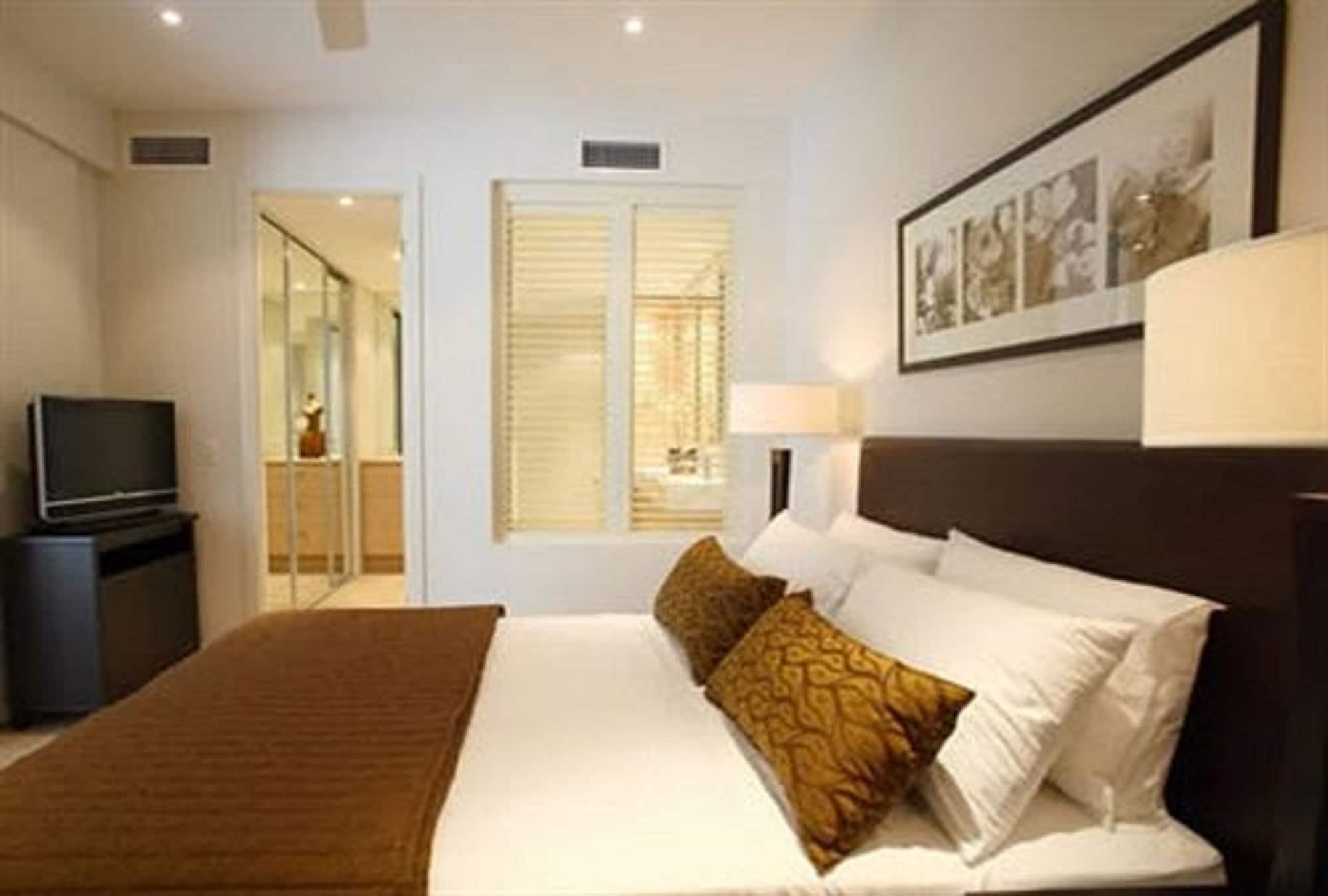 Grand Mercure Allegra הרווי ביי מראה חיצוני תמונה A bedroom at the hotel
