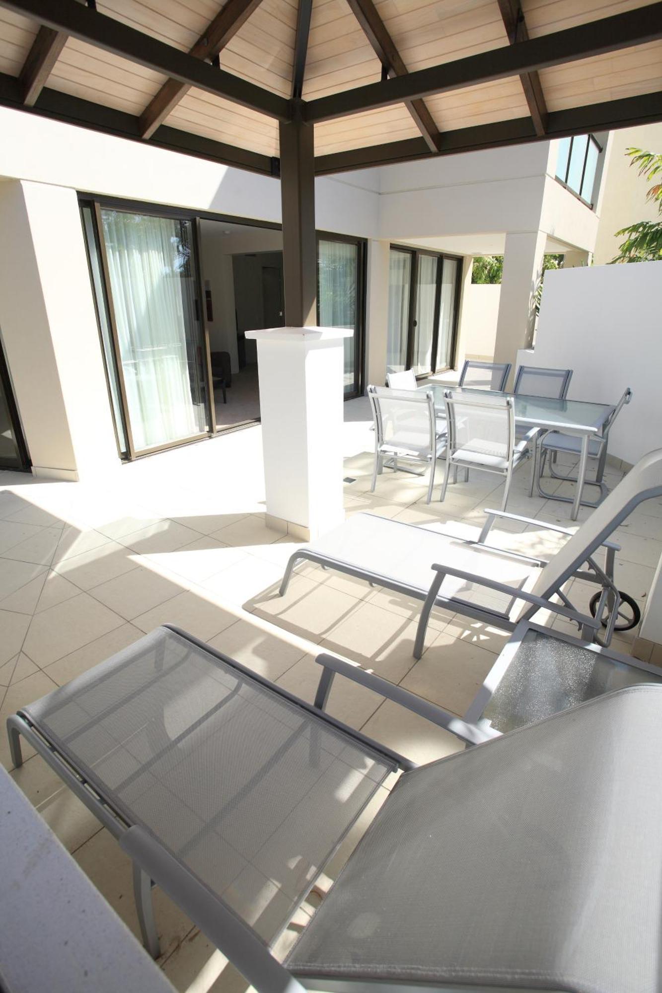 Grand Mercure Allegra הרווי ביי מראה חיצוני תמונה A patio