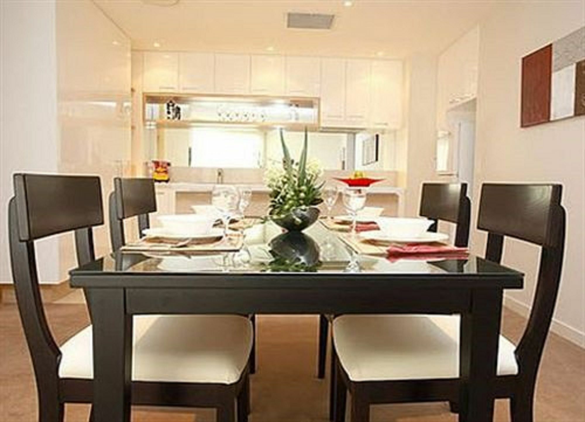 Grand Mercure Allegra הרווי ביי מראה חיצוני תמונה A dining room